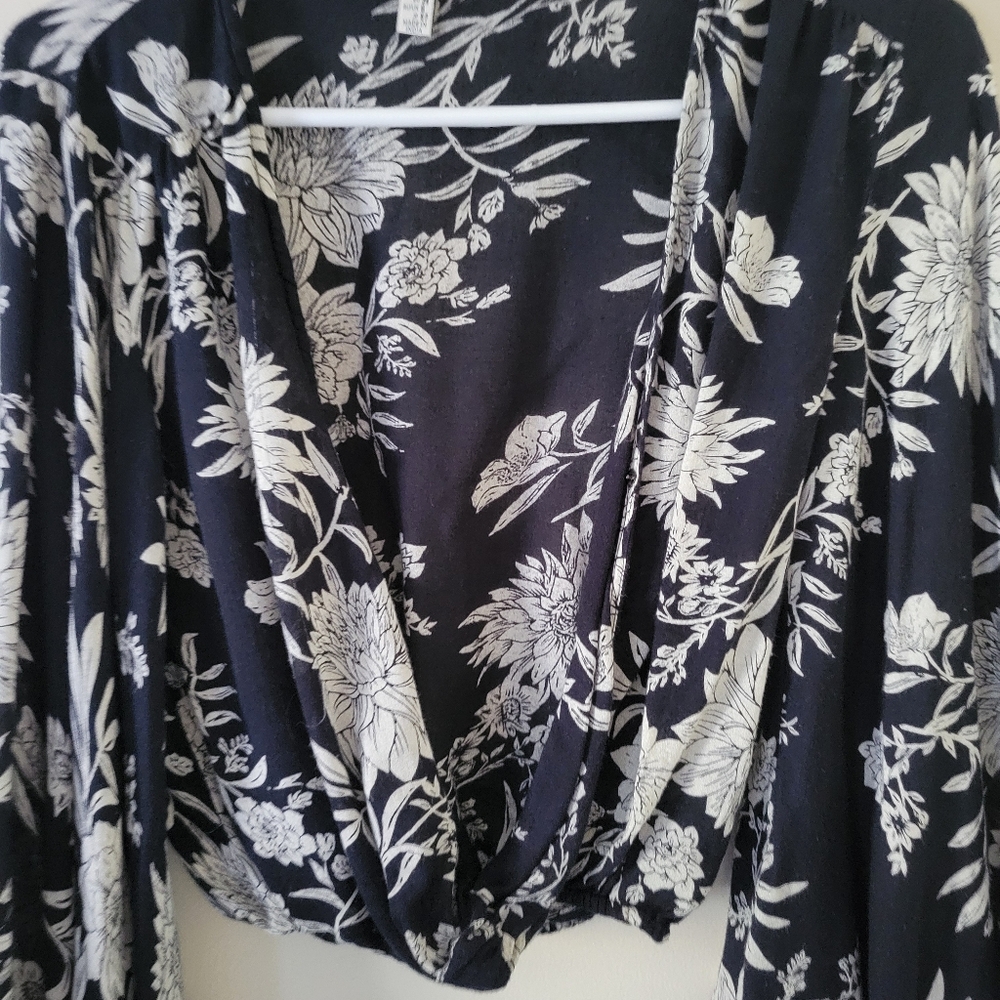Amuse Society Black & White Floral Top - Picture 4 of 6